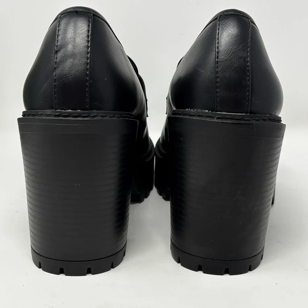 NWT Torrid Platform Grommet Loafers Black Chunky Lug Heel Women's 9 Y2K